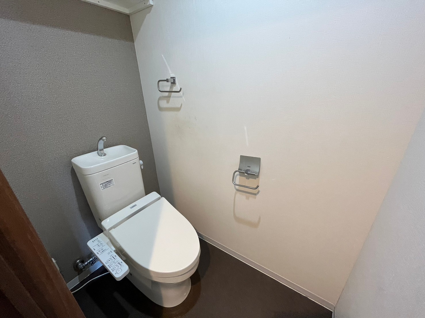 ＪＲ津山線 法界院駅 徒歩29分 2階建 築11年のトイレ写真