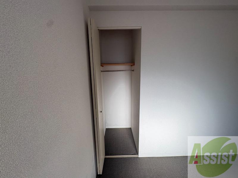 収納　寝室の収納です。部屋がすっきり片付きます。