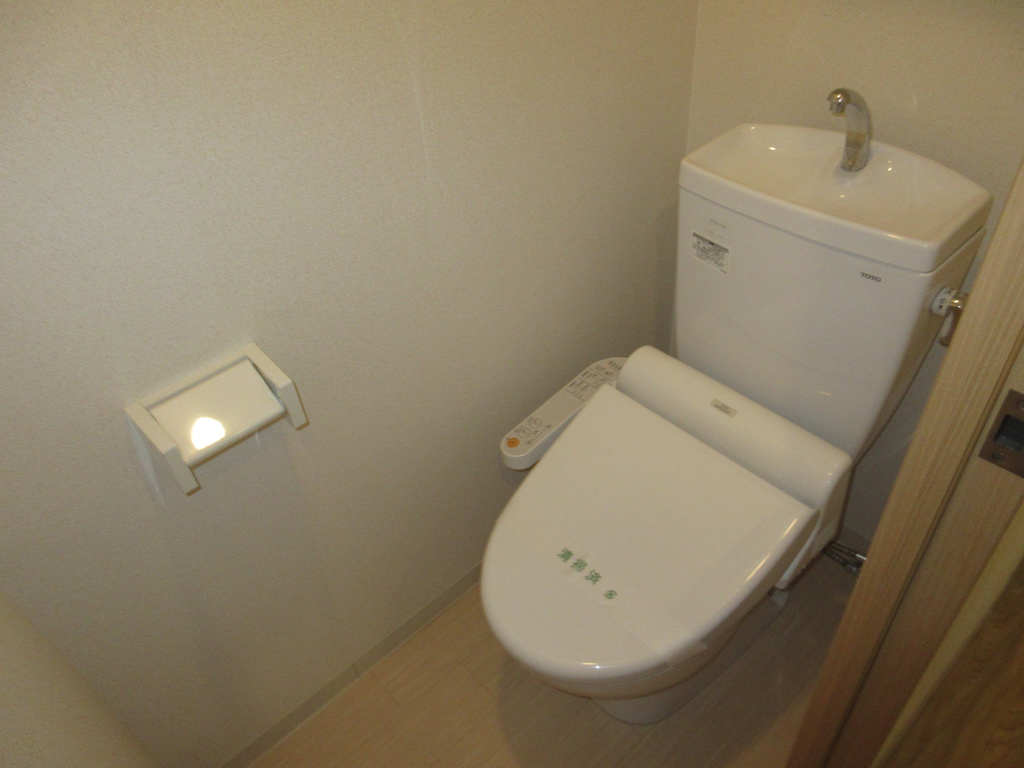 地下鉄谷町線 田辺駅 徒歩6分 7階建 築14年のトイレ写真