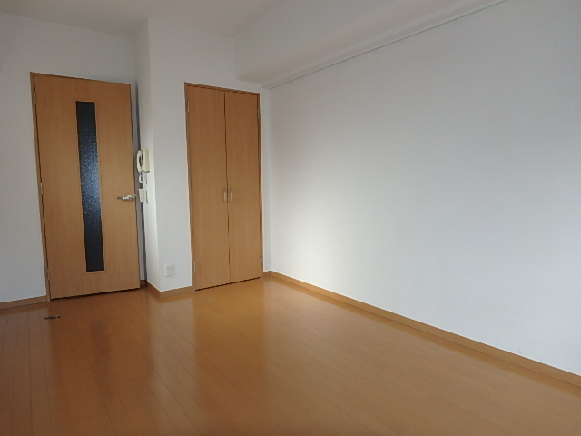 居室・リビング　広々８．５帖のお部屋でゆっくり。。