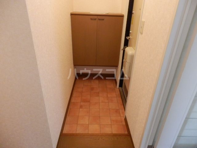 クレセント・レジデンスBの玄関写真