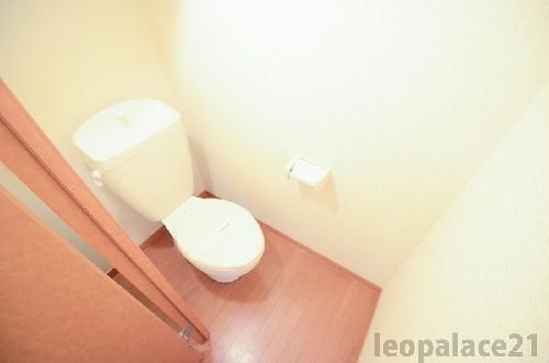 レオパレス栄華西IIのトイレ写真