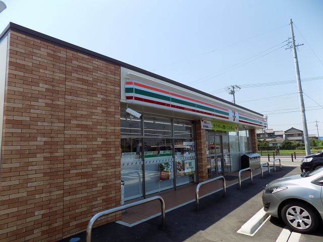 コンビニ　セブンイレブン（コンビニ）まで960m