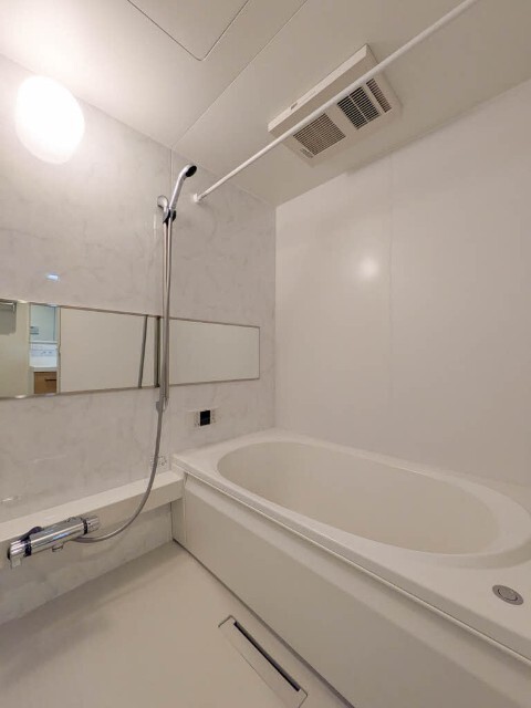 バス・シャワールーム　写真は別部屋のものです。