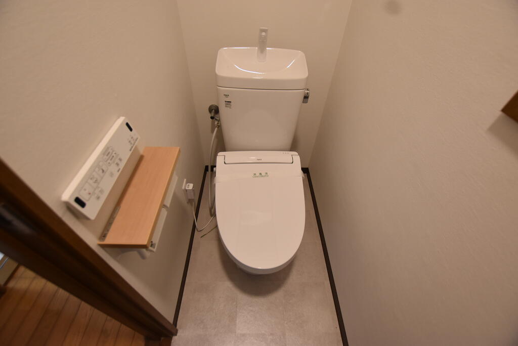 青谷一戸建て賃貸のトイレ写真