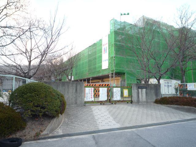 小学校　岡崎市立城南小学校（小学校）まで1028m