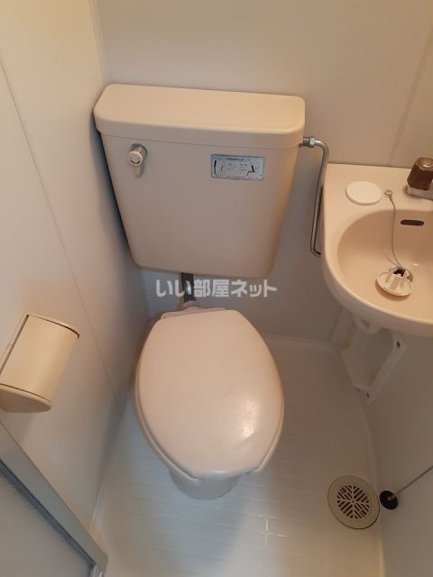 ＪＲ高崎線 行田駅 徒歩11分 2階建 築38年のトイレ写真