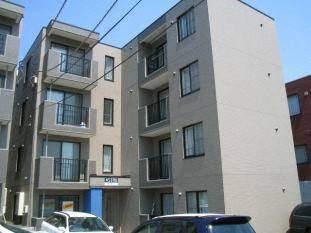 建物外観　西友西町店まで徒歩2分です♪