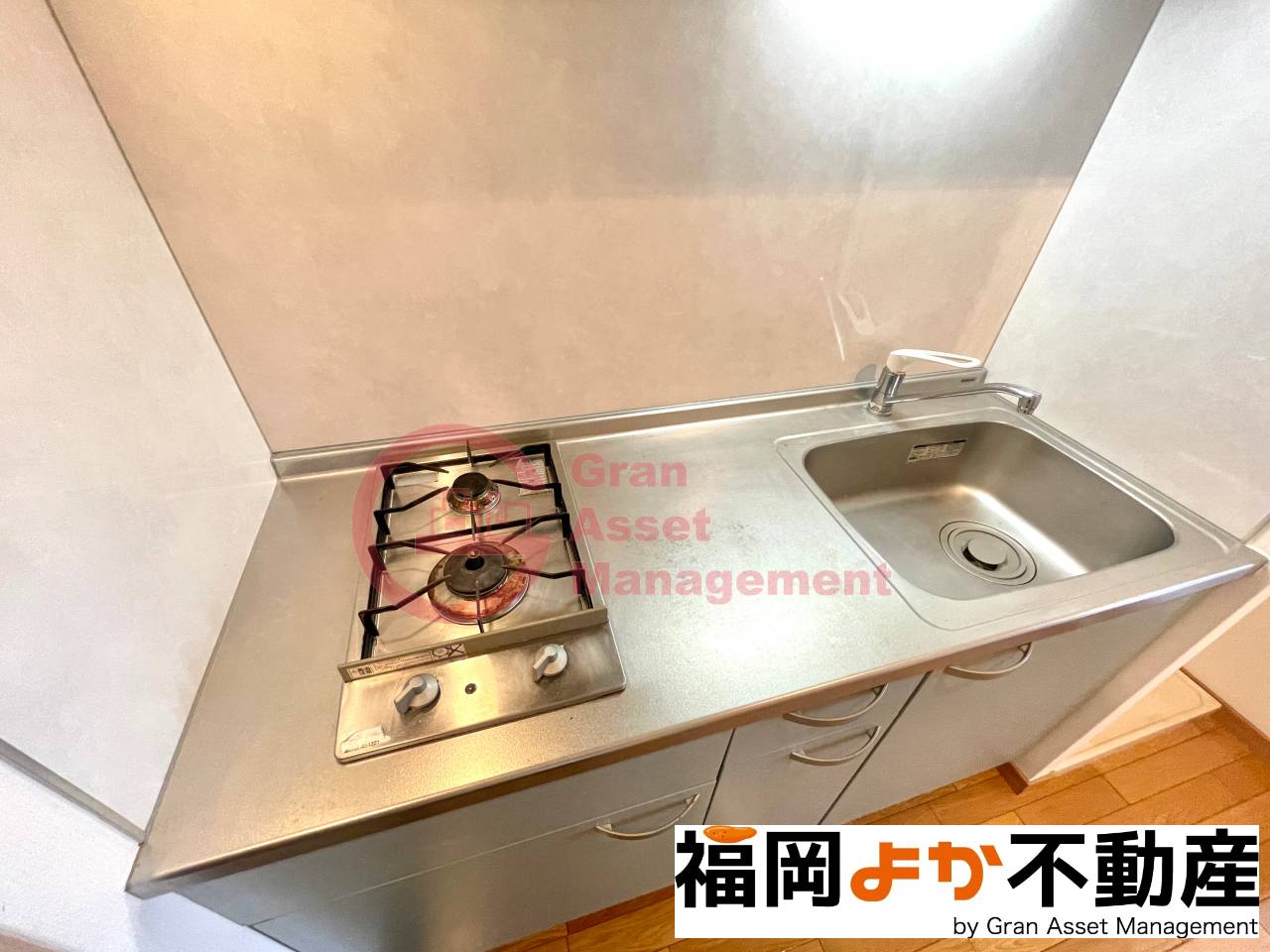 キッチン　コンパクトなキッチンで掃除もラクラク