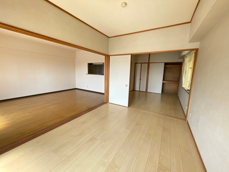 ＪＲ呉線 安芸阿賀駅 徒歩2分 9階建 築32年の居間写真