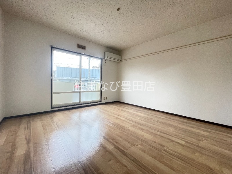 居室・リビング　同型別部屋写真