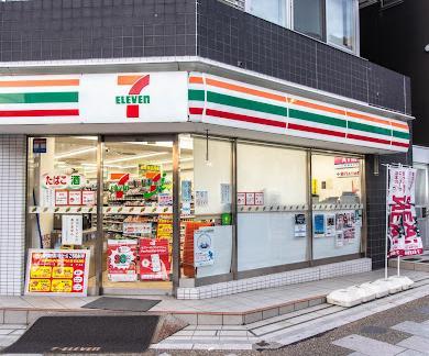 コンビニ　セブン-イレブン 台東区役所前店（コンビニ）まで130m