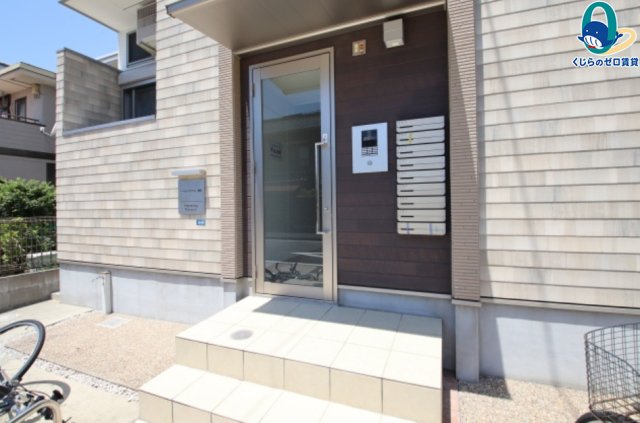 エントランス　初期費用分割可★ご希望の場所まで無料送迎サービス付♪