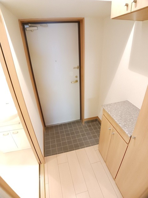 プラシード Y’sの玄関写真