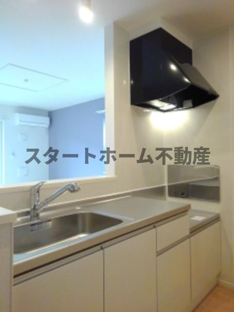 ＪＲ高徳線 徳島駅 徒歩54分 2階建 築8年のキッチン写真
