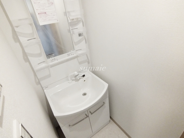 収納　嬉しい独立洗面台です☆