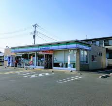 コンビニ　ファミリーマート 東松山高坂店（コンビニ）まで285m