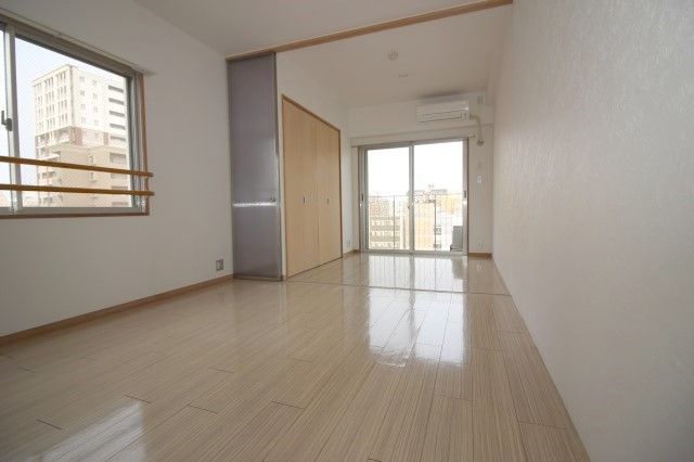 その他部屋・スペース　【居間・リビング】同タイプ・別部屋写真です