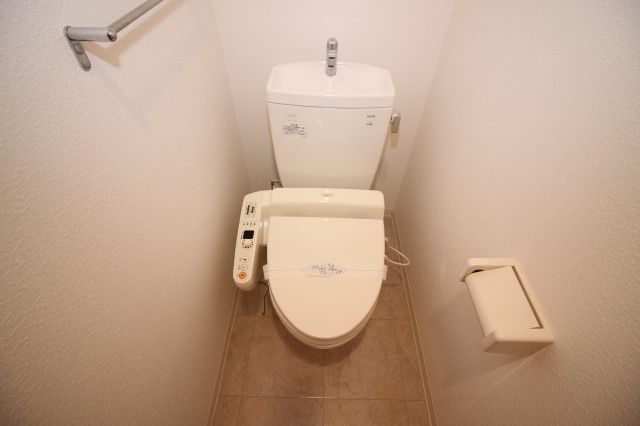 トイレ　【トイレ】同タイプ・別部屋写真です