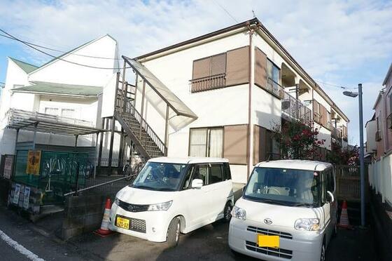 建物外観　閑静な住宅街に立地