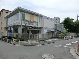 幼稚園・保育園　稲城市第六保育園（幼稚園・保育園）まで881m