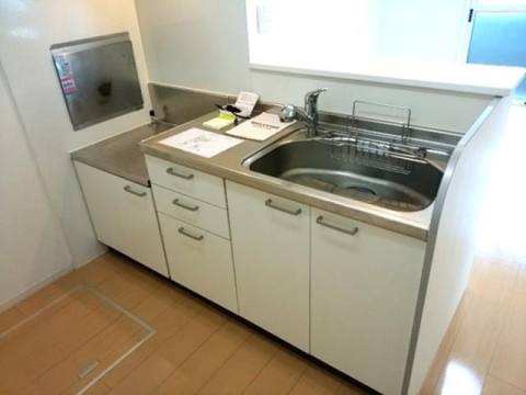長岡市 3階建 築18年のキッチン写真
