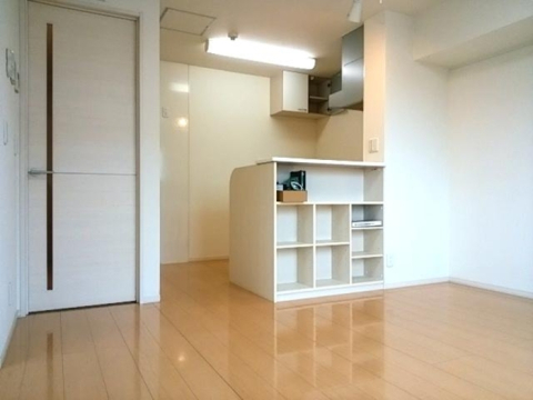 長岡市 3階建 築18年の居間写真