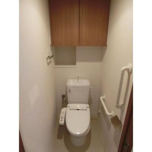 トイレ　※写真は同タイプ住戸です。