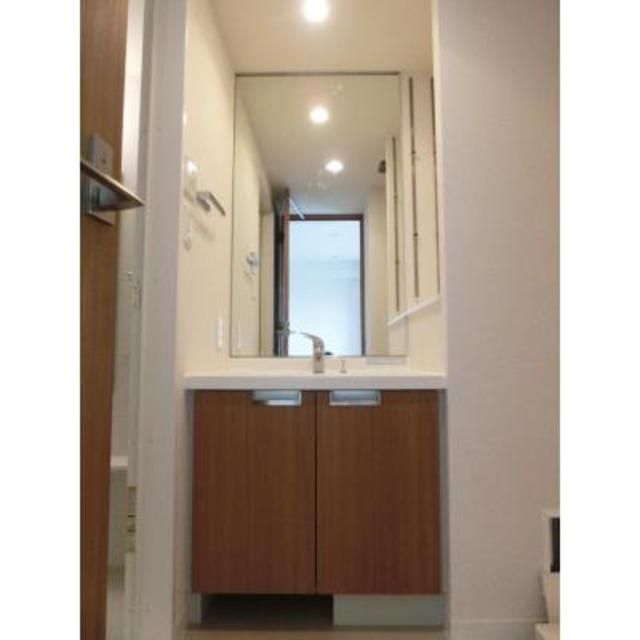 洗面設備　※写真は同タイプ住戸です。