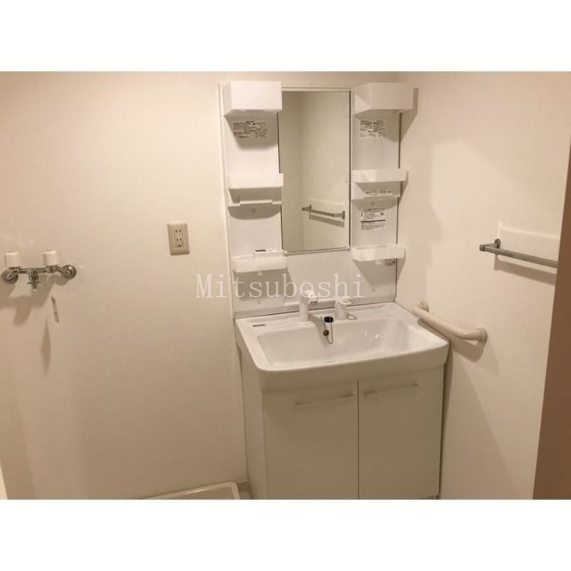 洗面設備　※反転別室参考写真