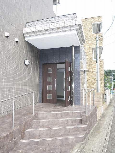 エントランス　★お部屋探しはタウンハウジング稲田堤店まで★