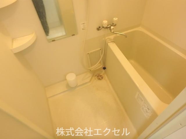 バス・シャワールーム　人気のバストイレ別仕様です。