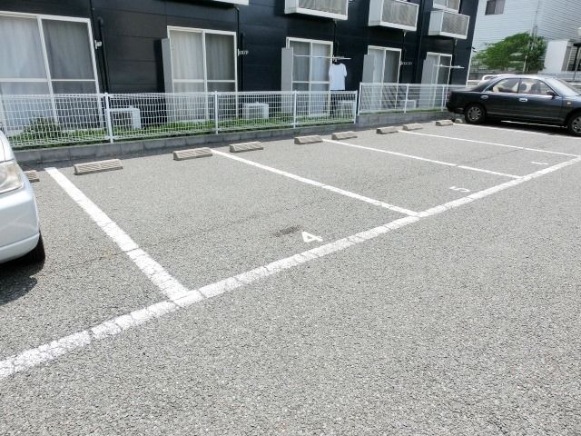 駐車場　敷地内の駐車場です。