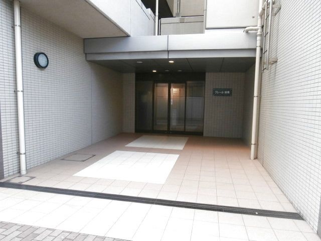 エントランス　落ち着いたエントランスです