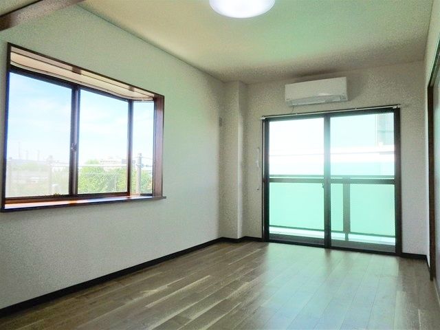 荒井ビルの居間写真