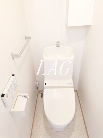 小田急線 下北沢駅 徒歩10分 2階建 築13年のトイレ写真