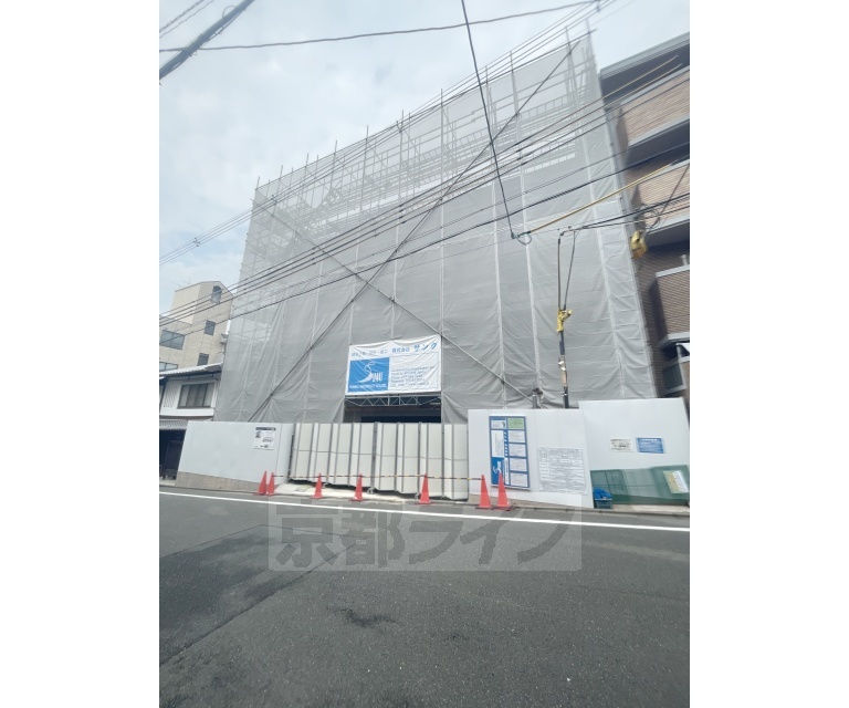 建物外観　・建築中