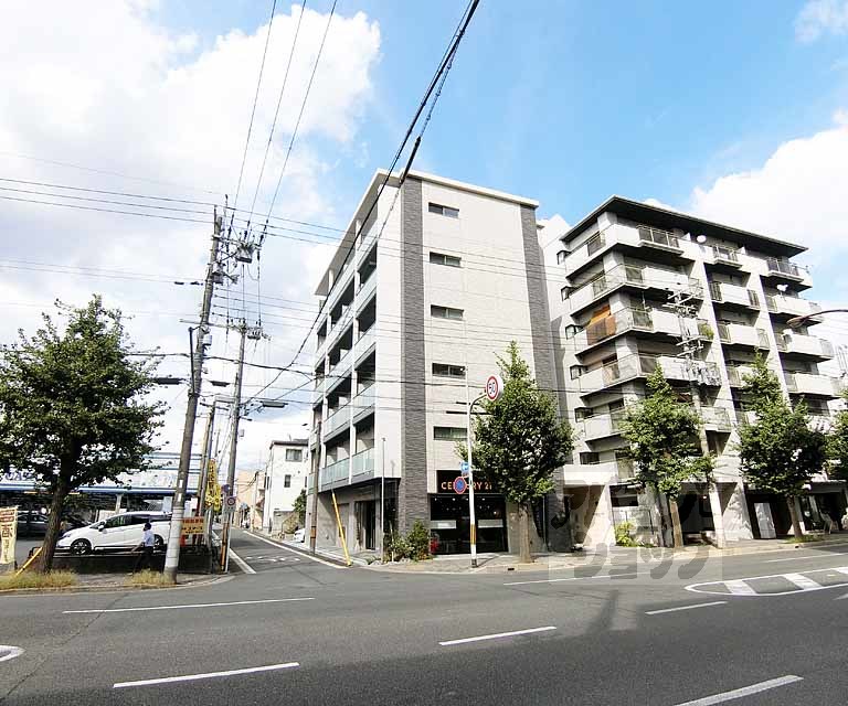 エクラージュ御池の外観写真