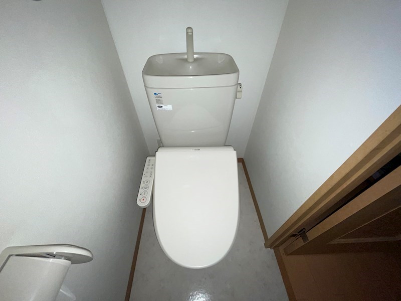 ロイヤルヒル神戸三ノ宮2のトイレ写真