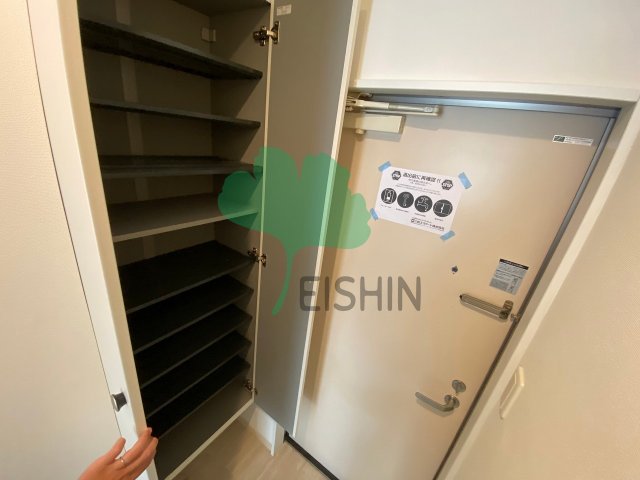 玄関　下駄箱もしっかりついてます！