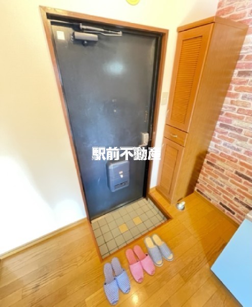 玄関　同物件別部屋写真