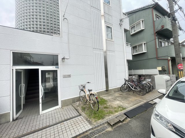 京阪本線 香里園駅 徒歩10分 3階建 築36年の外観写真