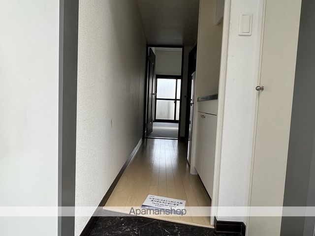 レオパレスホワイトヒルズIIの玄関写真