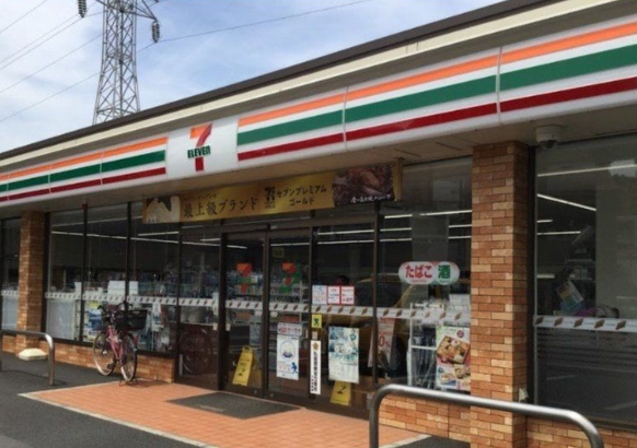 コンビニ　セブンイレブン川崎境町店（コンビニ）まで51m