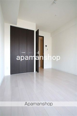 地下鉄御堂筋線 なんば駅 徒歩4分 14階建 築12年の居間写真