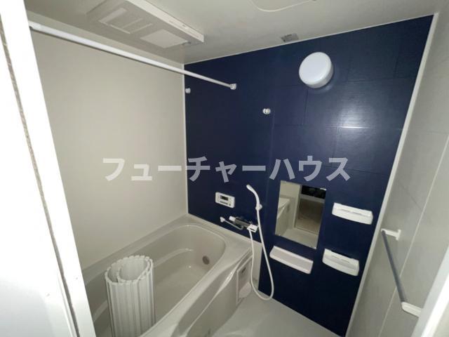 バス・シャワールーム　コンパクトで使いやすいお風呂です