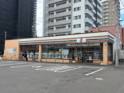 コンビニ　セブンイレブン 札幌南14条西15丁目店（コンビニ）まで335m