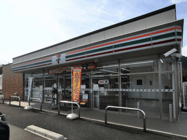 コンビニ　セブンイレブン桑名多度１丁目店（コンビニ）まで805m