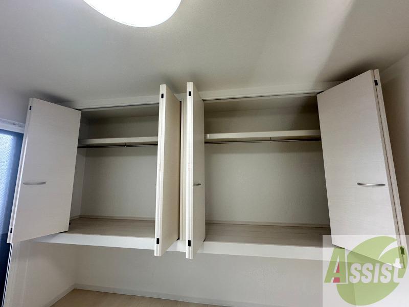 収納　寝室の収納です。部屋がすっきり片付きます。