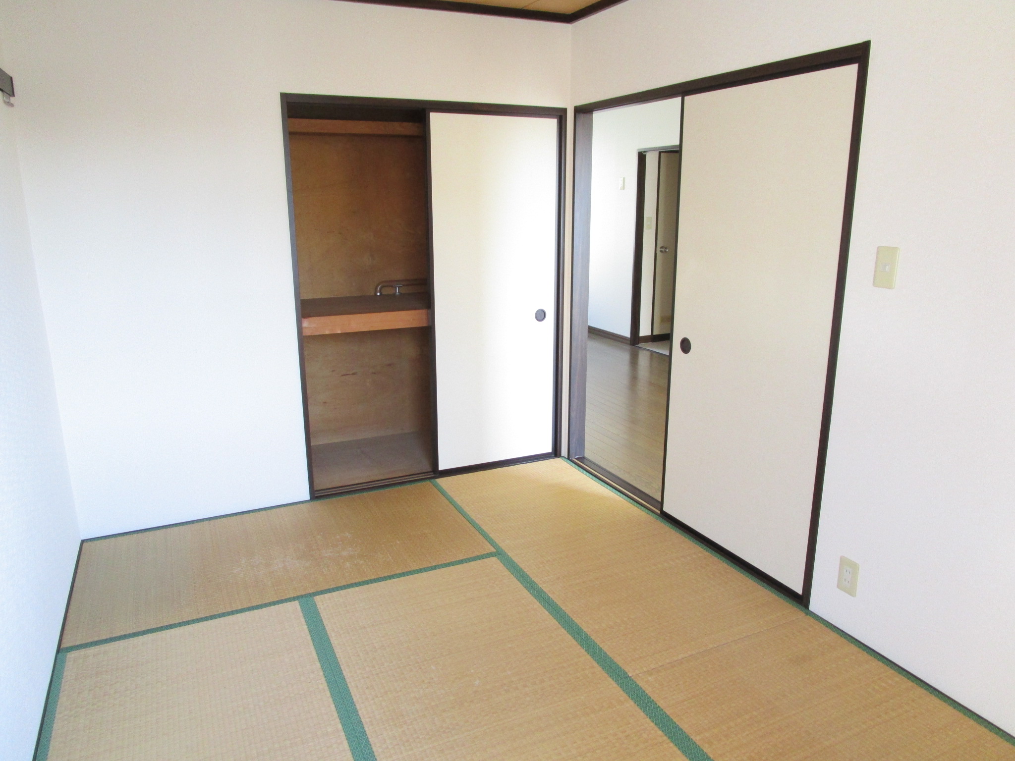 収納　南側和室には１間の押入れがあります